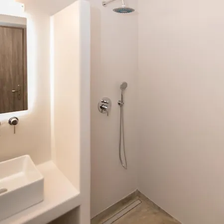 Opal Wave Milos 度假居